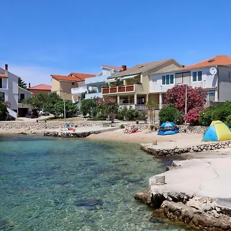 公寓 By The Sea Mandre, Pag - 6457